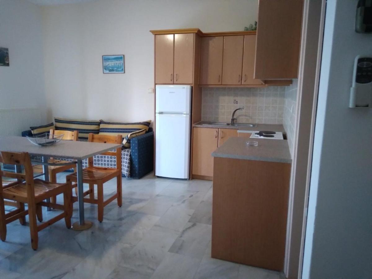 Makis Studios & Apartments Порос Экстерьер фото