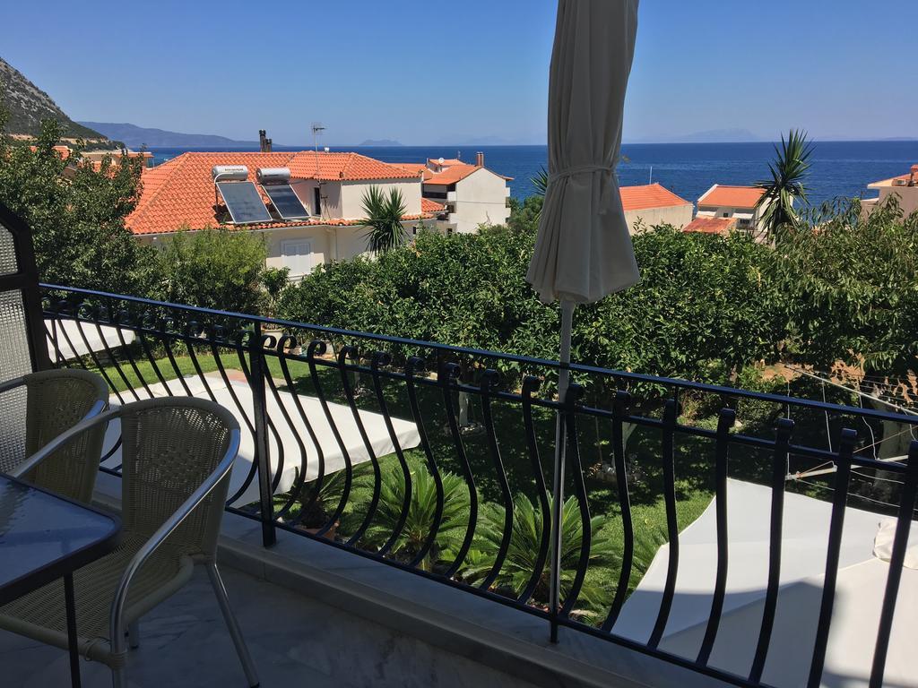 Makis Studios & Apartments Порос Экстерьер фото