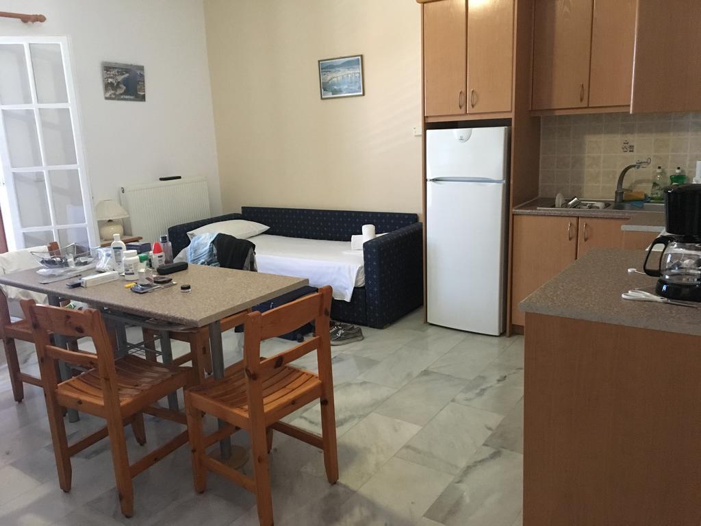 Makis Studios & Apartments Порос Экстерьер фото