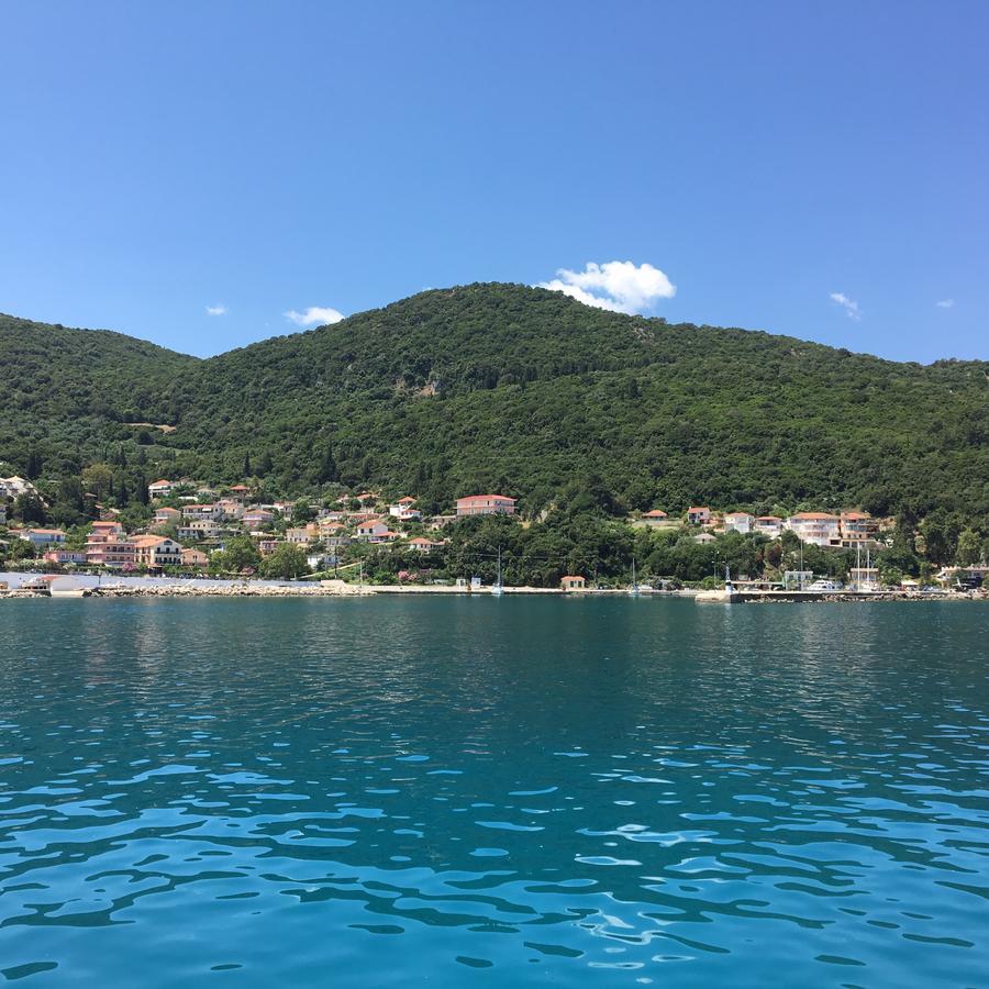 Makis Studios & Apartments Порос Экстерьер фото